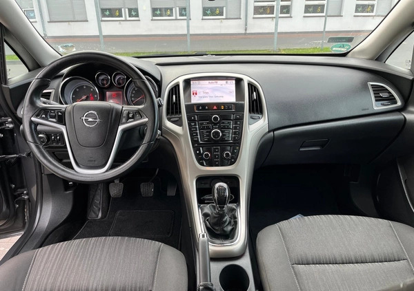 Opel Astra cena 16700 przebieg: 345168, rok produkcji 2012 z Nałęczów małe 56